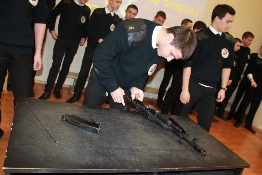 С Днем защитника Отечества