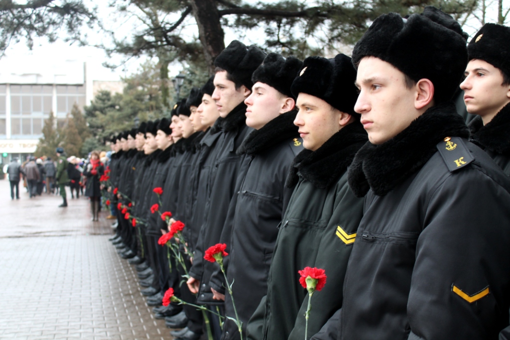 Возложение венков к мемориальному комплексу «Павшим воинам» в сквере им. Фрунзе